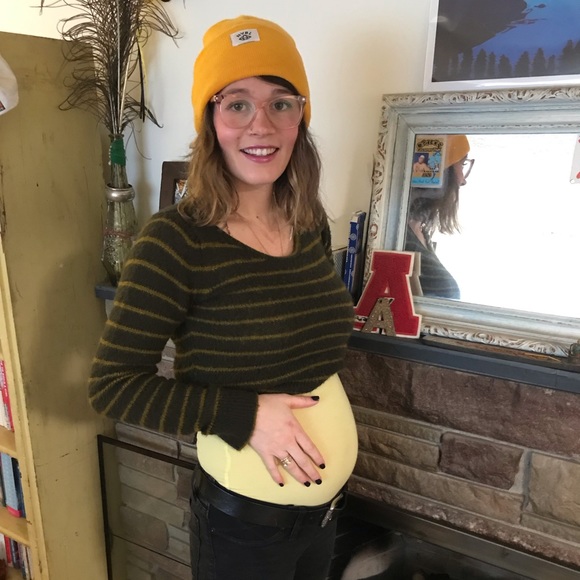 Meet your Posher, Acacia - Picture 2 of 2